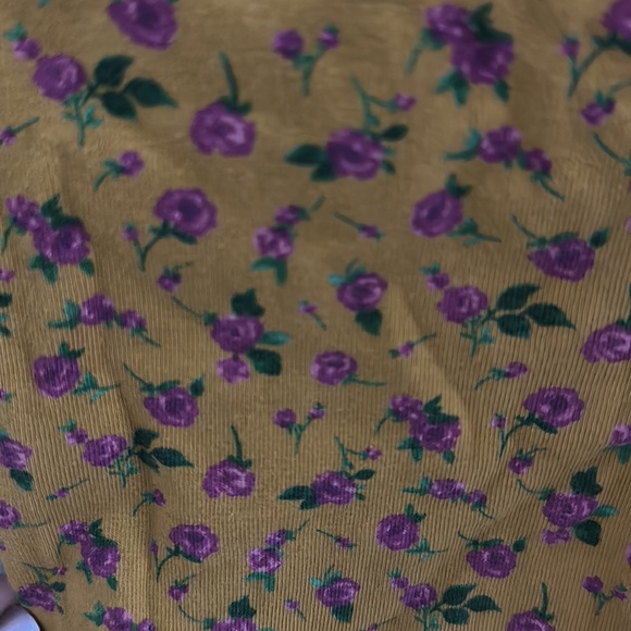 ❣️3/$30 FOREVER 21 long sleeve crop floral top - Picture 8 of 8